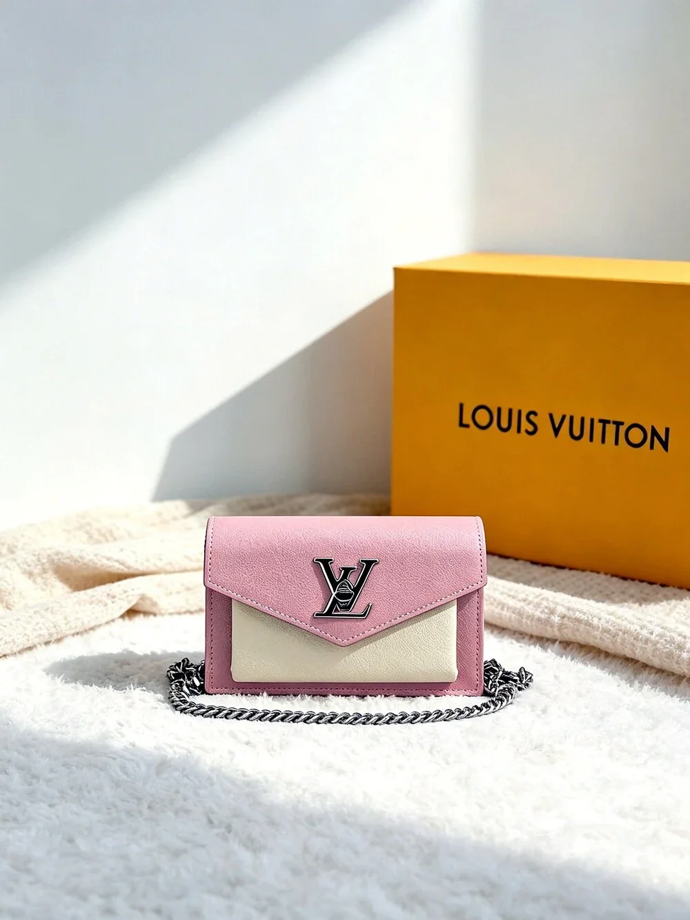 Louis Vuitton Lockme Chain Bag